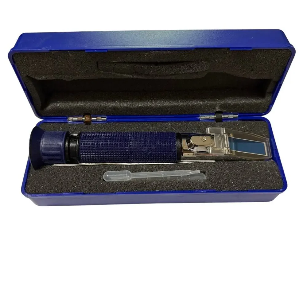 Saltwater Aquarium Refractometer Model RHS-10ATC With Case and Instructions